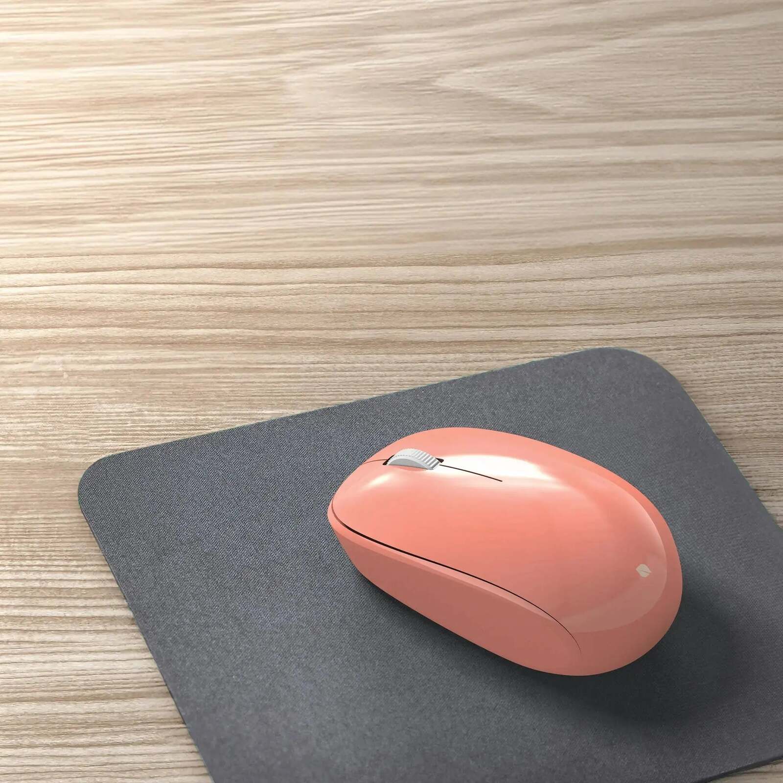 Incase Designed by Microsoft™ Bluetooth Mouse Peach